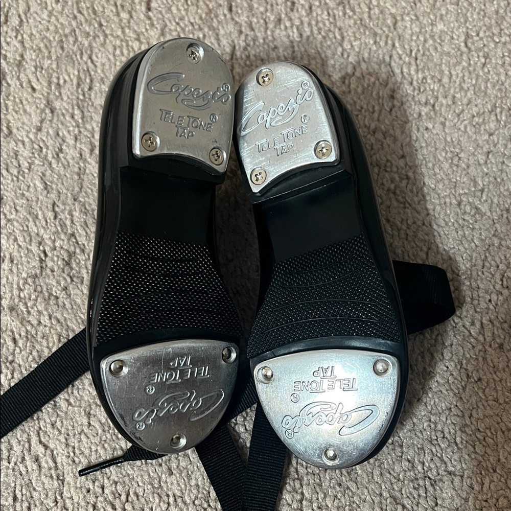 Capezio Black Tap Shoes - Picture 3 of 3